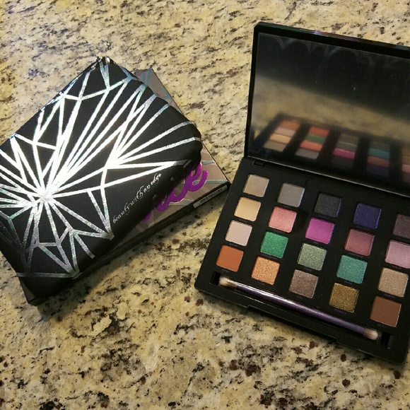 *SOLD*Urban decay vice 4