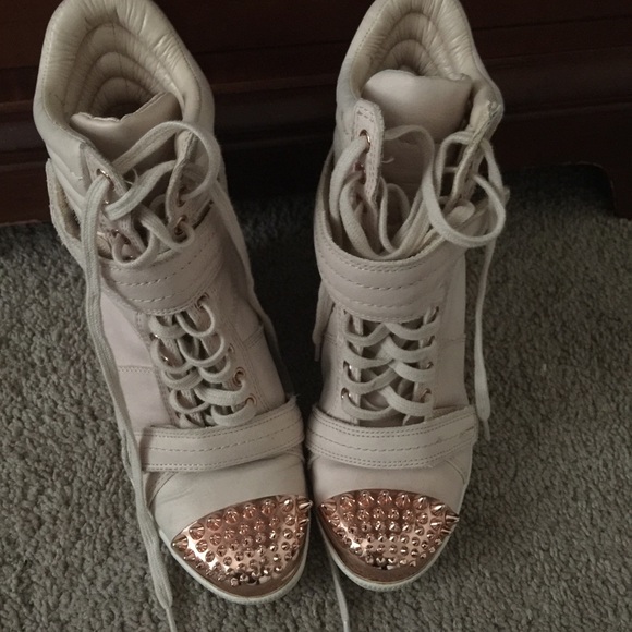 Wedge high sneaker