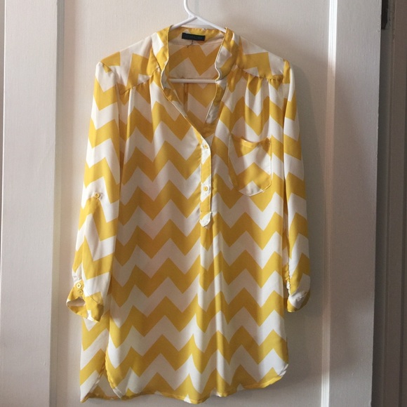 Fun yellow chevron top