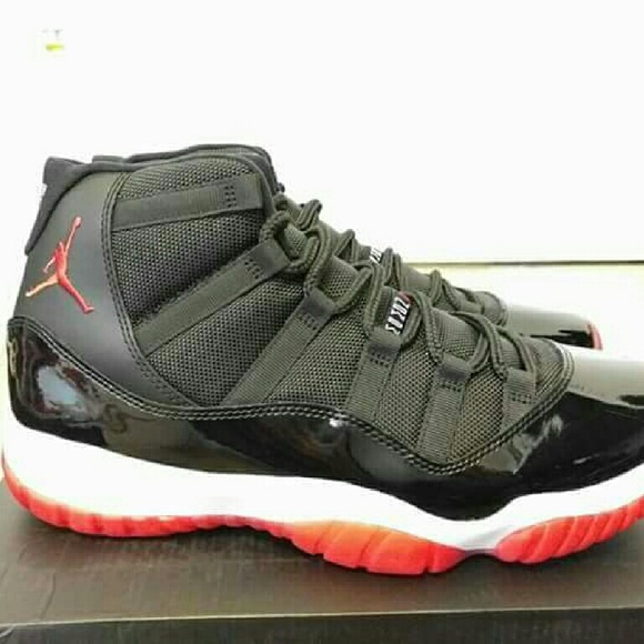 Jordan 11 breds size 10.5 - Picture 4 of 4