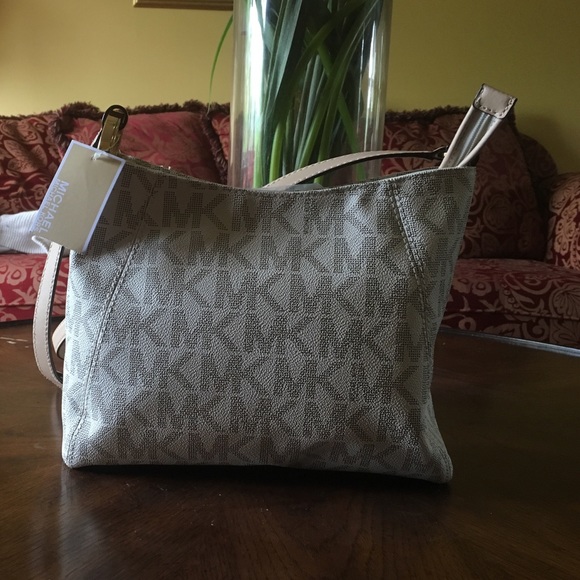 Michael Kors Messenger Purse