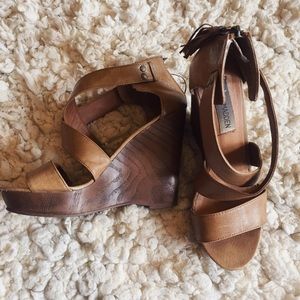 Steve Madden Size 6 Tan Wedges