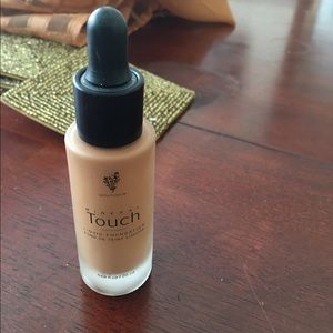 Younique mineral touch liquid foundation charmeuse