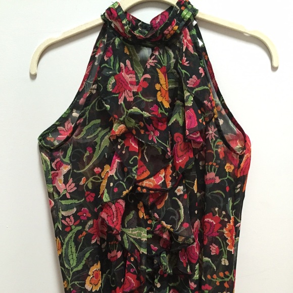 Cute sleeveless ruffle high neck blouse