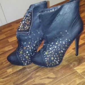 Heeled booties