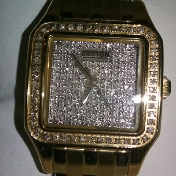 Ladies full diamond case watch, diamond bezel, 2ct