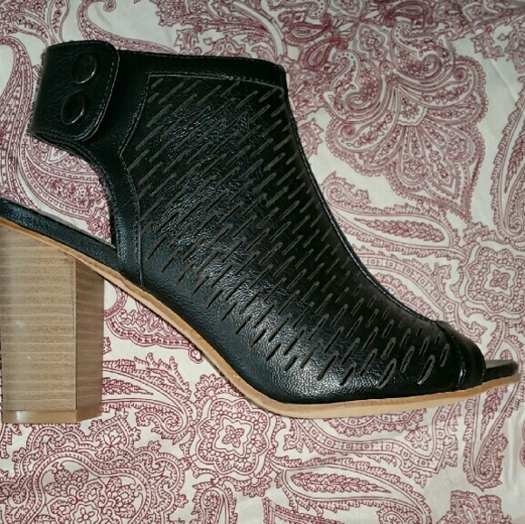 NWOT Black Open-Toe Bootie Sandals