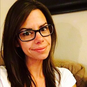 Meet your Posher, Elise