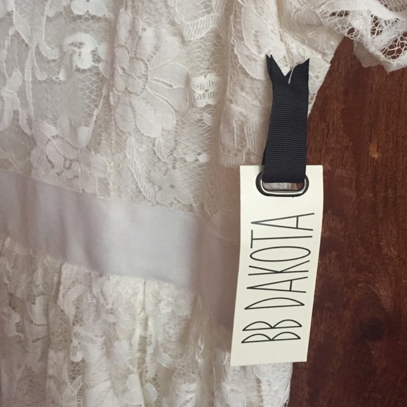 White Lacey dress - Picture 2 of 3