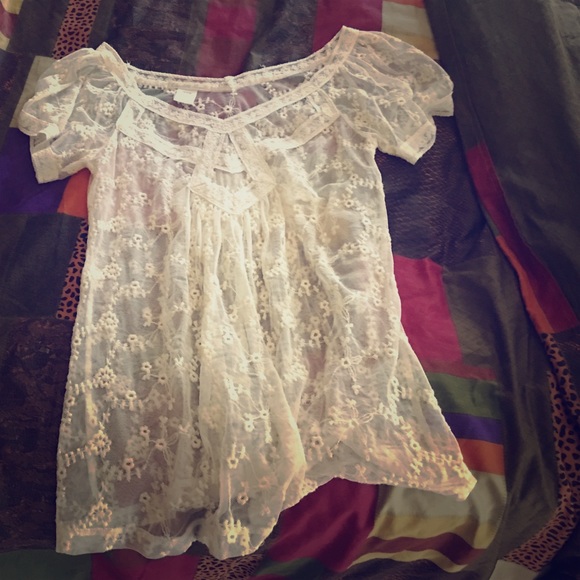 Lace cream short sleeve top!!