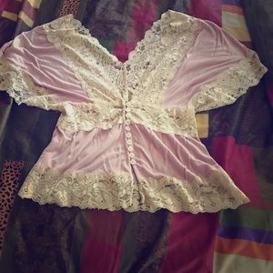 Pink and cream short sleeve top with lace!!