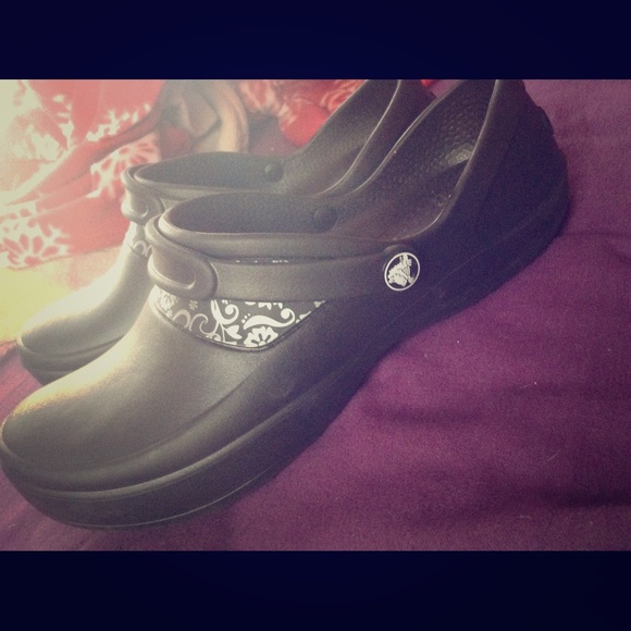 crocs