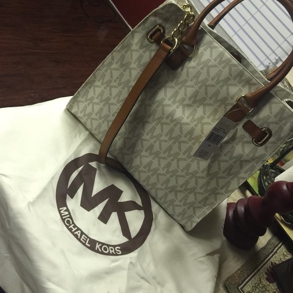 Michael Kors Handbag - Picture 4 of 4