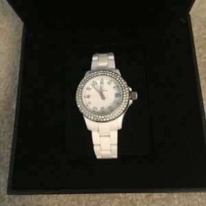 Pre-Owned White Crystal Plasteramic Toy Watch