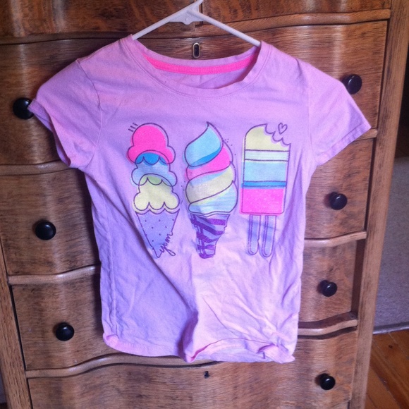 light pink tshirt