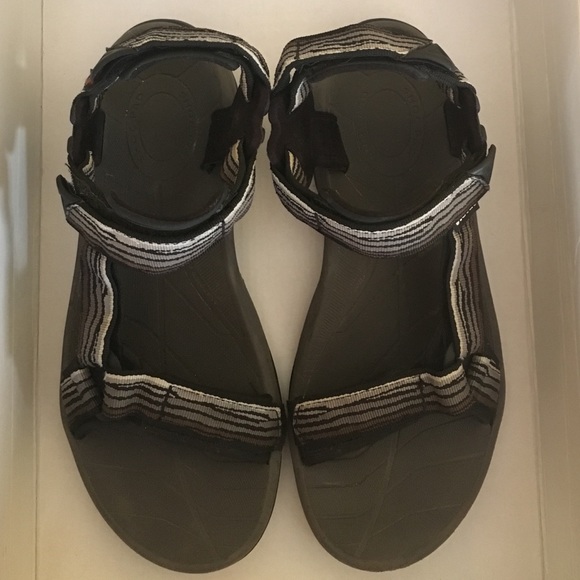 Mens Tevas Shoes