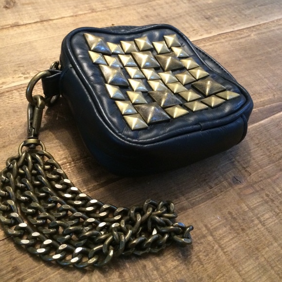 Mat &Nat studded wristlet - Picture 3 of 3