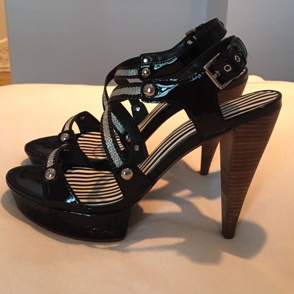 Platform Sandals - Picture 2 of 4