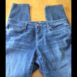 Adorable loft skinny jeans