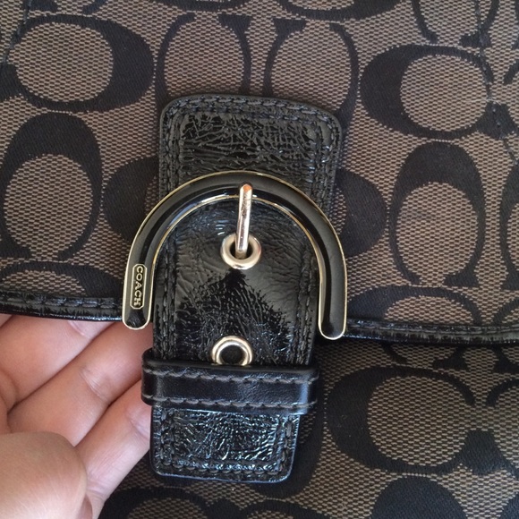 Coach Signature Black Crossbody - Picture 2 of 4