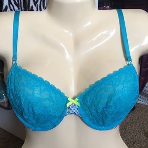 Like new Victoria's Secret unlined Demi bra 34dd