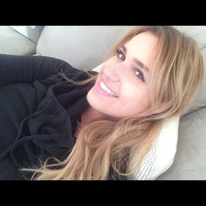 Meet your Posher, Dina