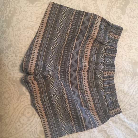 J Crew pull on shorts - Picture 3 of 3