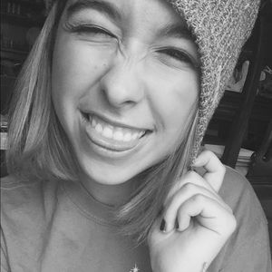 Meet your Posher, Mia