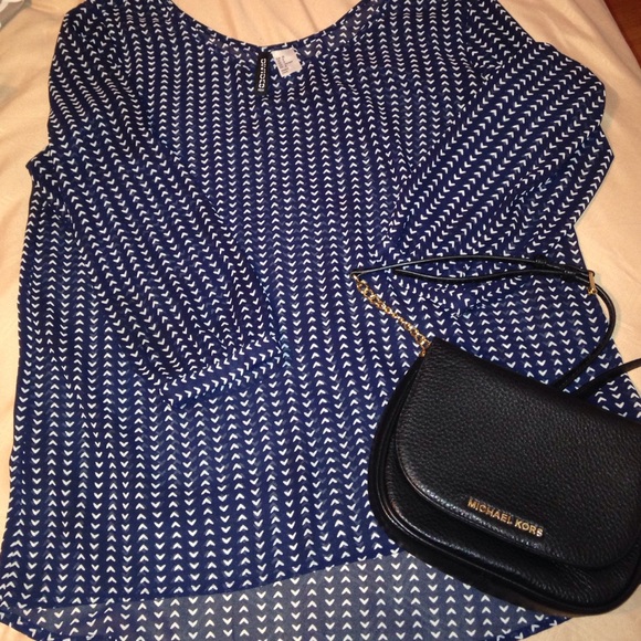 Divided H&M Arrow Top☄