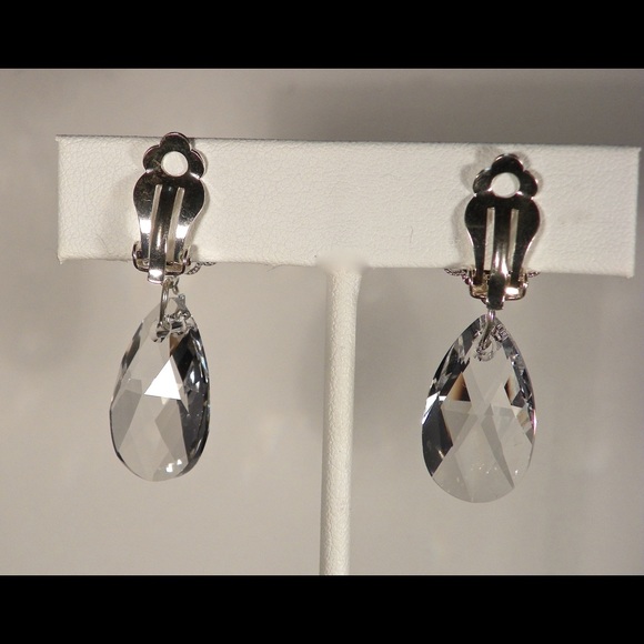 Clip-on earrings - Picture 3 of 3
