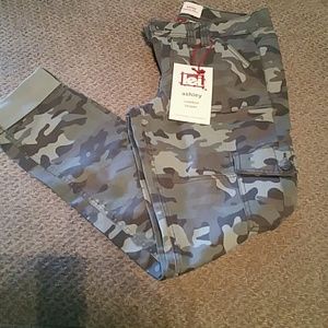 CAMO PANTS