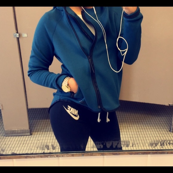 Nike Tech Sweater