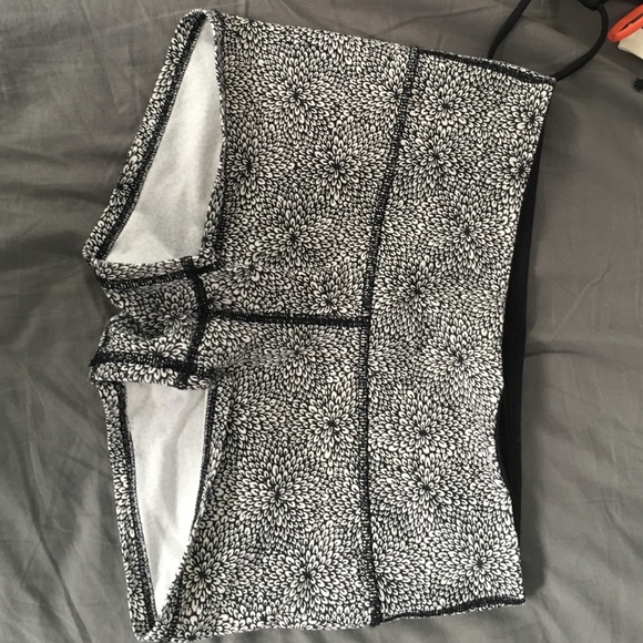 Lulu lemon spandex/ athletic shorts