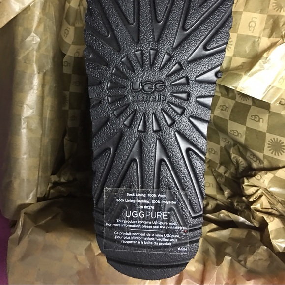 BLACK UGGS BRAND NEW 🔴🔴SOLD🔴🔴 - Picture 3 of 3