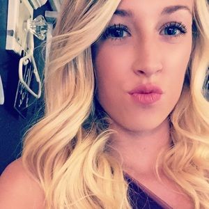 Meet your Posher, Mackenzie