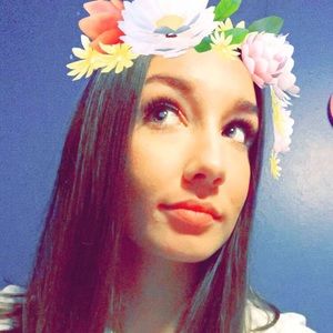 Meet your Posher, Alicia