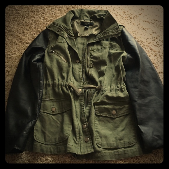 ⭐️NEW⭐️ Green military jacket - NWNT
