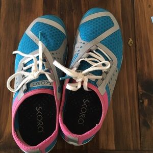 Skora running shoes