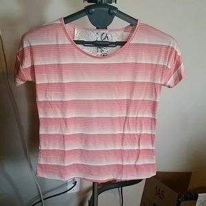 Short sleeve fitted shirt