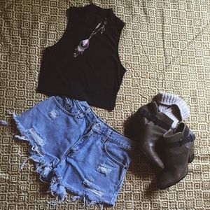 Perfectly Ripped Authentic Levi Hi-Waist Shorts