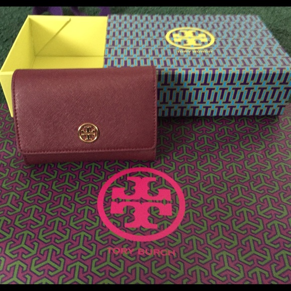 Tory Burch Robinson Medium Flap Wallet