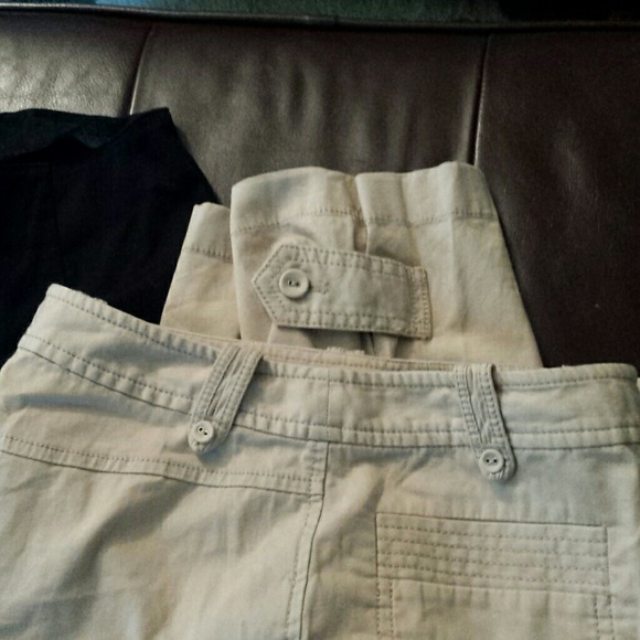 2 pairs of Ann Taylor P capris. 24" inseam - Picture 3 of 4