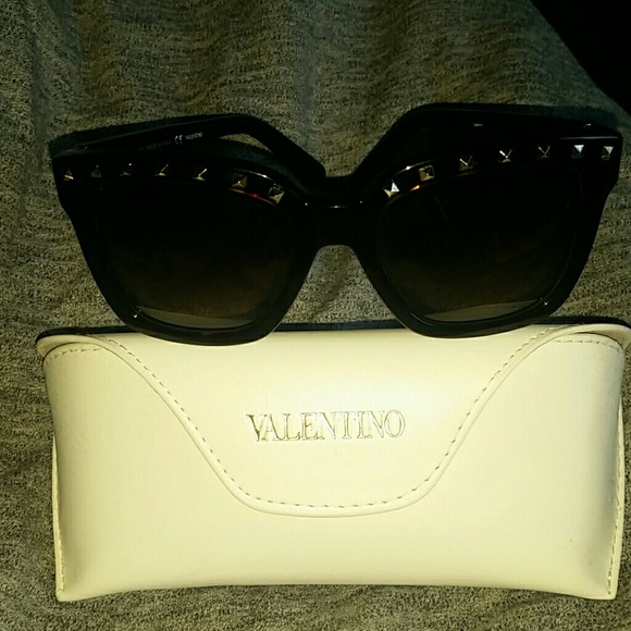 Valentino Rockstud sunglasses