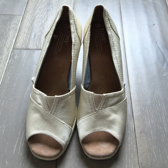 Toms ivory wedges