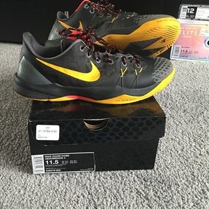 NIKE ZOOM KOBE VENOMENON 4
