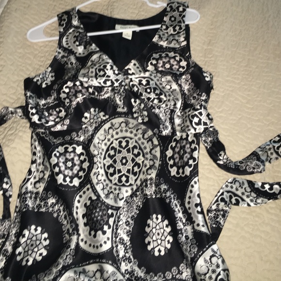 White House Black Market 100% Silk Blouse