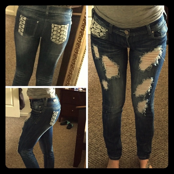 CUTEST JEANS EVER!!!! Lace detail destroyed faded