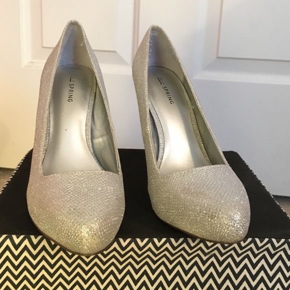 Heels - Picture 2 of 2