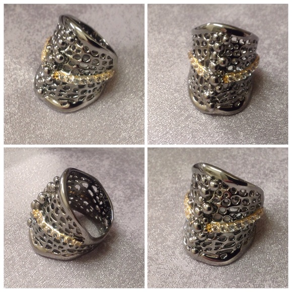 Anitanja Sea Fan Noir Ring - Picture 2 of 3
