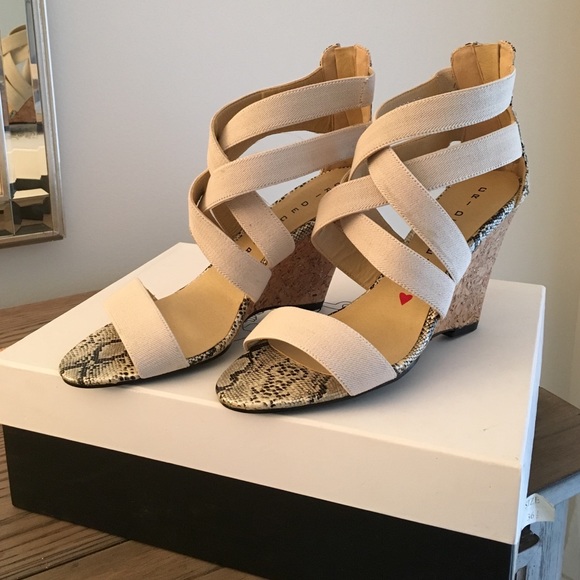 NWOT Elegant Thin Nude Wedges - Picture 2 of 4